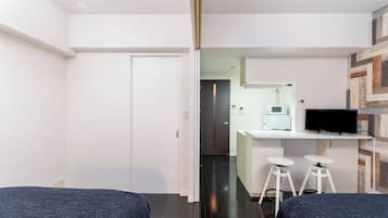 Twin Room, 2 Double Beds, Non Smoking, Kitchen | 1 bedroom, desk, iron/ironing board, free WiFi