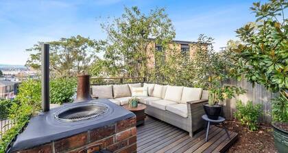 Timeless Elegance with City Views, Wi-Fi & Parking