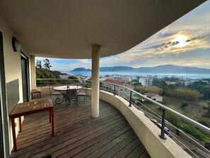 Outdoor dining - Appartement Sole - Vue Splendide sur le Golfe de Porto-vecchio (Porto-Vecchio)