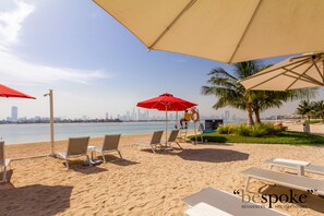 Plage privée, sable blanc