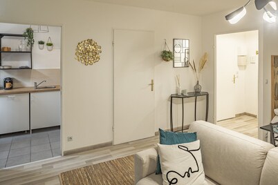 Julia Home, Centre Reims Avec Parking