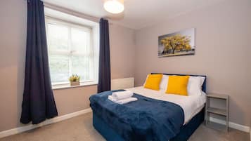 3 bedrooms, iron/ironing board, WiFi (free), bed sheets
