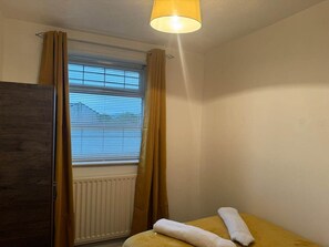 3 dormitorios, tabla de planchar con plancha, wifi gratis y ropa de cama