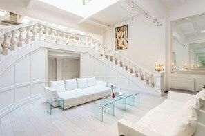 Interior - THE GREAT BEAUTY (Roma)