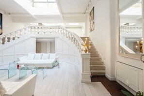 Interior - THE GREAT BEAUTY (Roma)