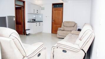 Family Double Room | Living area