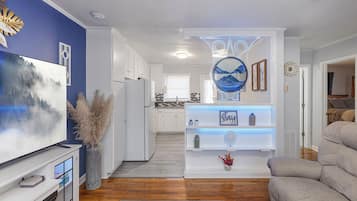 TV connectée, cheminée, jeux vidéo