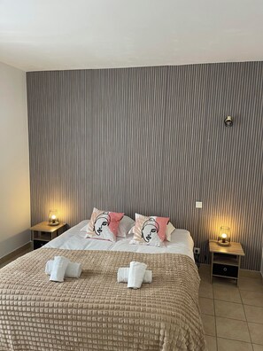 Classic Twin Room | Premium bedding, desk, laptop workspace, soundproofing