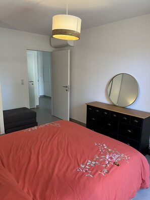 1 bedroom, iron/ironing board, free WiFi, bed sheets
