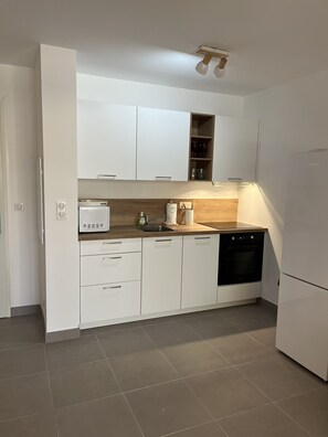 Fridge, microwave, oven, stovetop - Porto Vecchio Sam (PORTO VECCHIO)