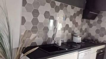 Refrigerador, microondas, horno, placa de cocina