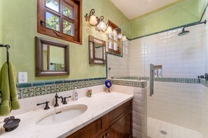 تجهيزات دش، مجففات شعر، مناشف