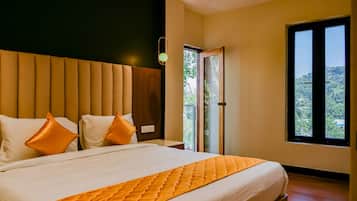 Premium bedding, desk, soundproofing, rollaway beds
