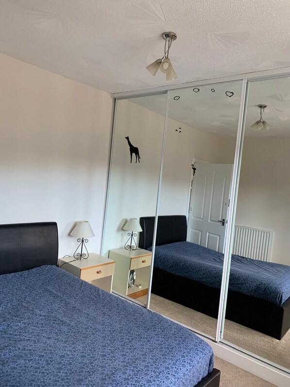 Apartment | 2 bedrooms, iron/ironing board, free WiFi, bed sheets