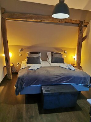 1 chambre, fer et planche à repasser, accès Internet, draps fournis