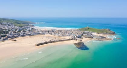 Flat/private garden, coastal walking