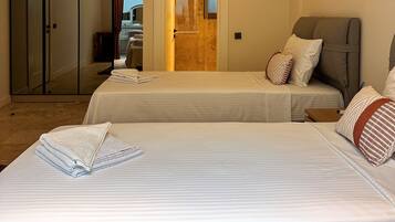 3 dormitoris, planxa i posts de planxar, wifi i roba de llit