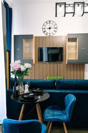 Smart TV - Łódź City Center Studio - Entresol & Balcony - by Rentujemy (Lódz)