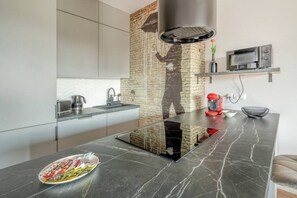 Fridge, microwave, oven, dishwasher