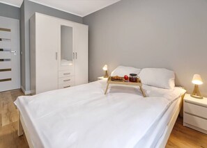 1 sovrum, skrivbord, strykjÀrn/strykbrÀda och gratis wi-fi
