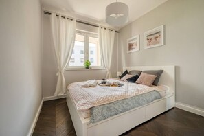 1 slaapkamer, een strijkplank/strijkijzer, gratis wifi, beddengoed