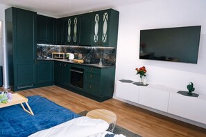 Iron/ironing board, free WiFi, bed sheets - Warsaw Studio Apartment - City View, Parks nearby by Rentujemy (Warszawa)