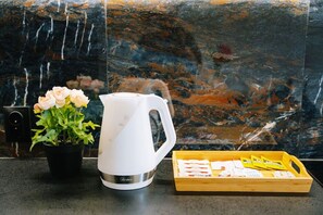 Coffee and/or coffee maker - Warsaw Studio Apartment - City View, Parks nearby by Rentujemy (Warszawa)