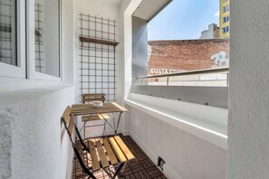 Outdoor dining - Chmielna Downtown Apartments by Rentujemy (Warszawa)