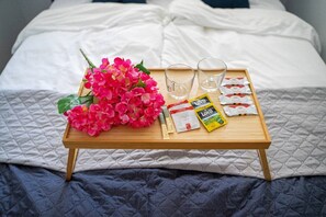 1 bedroom, iron/ironing board, free WiFi, bed sheets - Chmielna Downtown Apartments by Rentujemy (Warszawa)