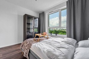 1 bedroom, iron/ironing board, free WiFi, bed sheets - Galeria Północna Apt - 45m2, Parking, Balcony - by Rentujemy (Warszawa)