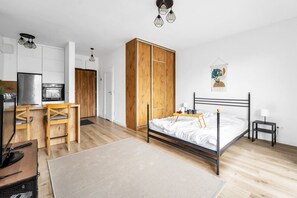 1 slaapkamer, een bureau, een strijkplank/strijkijzer, gratis wifi