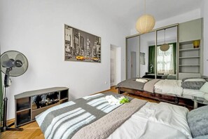 1 bedroom, iron/ironing board, free WiFi, bed sheets - Plac Zbawiciela Apartments - Top Location, Metro by Rentujemy (Warszawa)