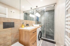 Hårføner og håndklær