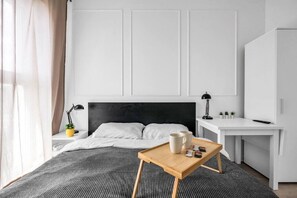 1 bedroom, desk, iron/ironing board, free WiFi - Rondo Daszyńskiego Apt N1 - 8th Floor with Parking by Rentujemy (Warszawa)