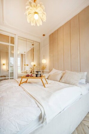 1 habitación, tabla de planchar con plancha, wifi gratis y ropa de cama 