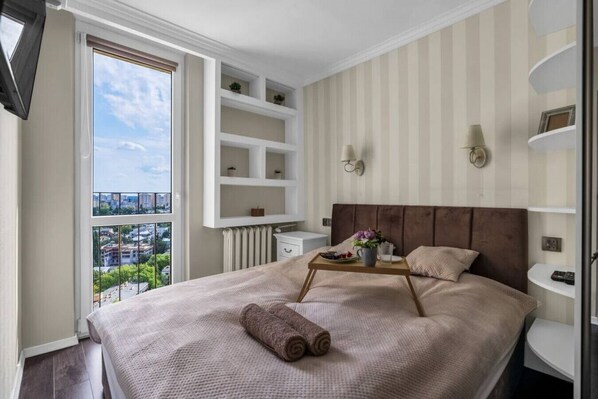 1 habitación, escritorio, tabla de planchar con plancha y wifi gratis 
