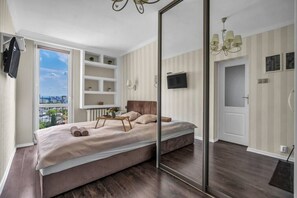 1 habitación, escritorio, tabla de planchar con plancha y wifi gratis 