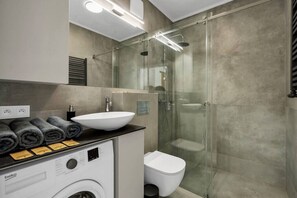 Sèche-cheveux, serviettes fournies