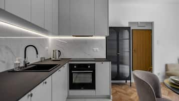 Kühlschrank, Ofen, Herdplatte, Geschirrspüler