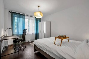1 Schlafzimmer, Schreibtisch, Bügeleisen/Bügelbrett, kostenloses WLAN