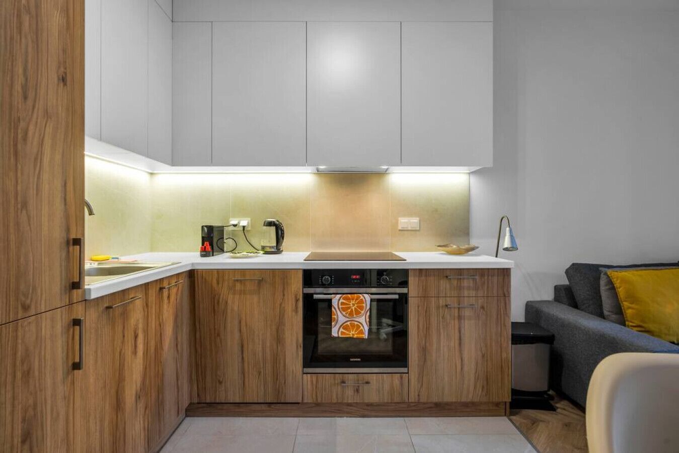 Kühlschrank, Mikrowelle, Ofen, Herdplatte