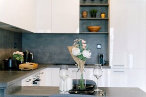 Fridge, oven, stovetop, dishwasher - Racjonalizacji Business Apartments by Rentujemy (Warszawa)