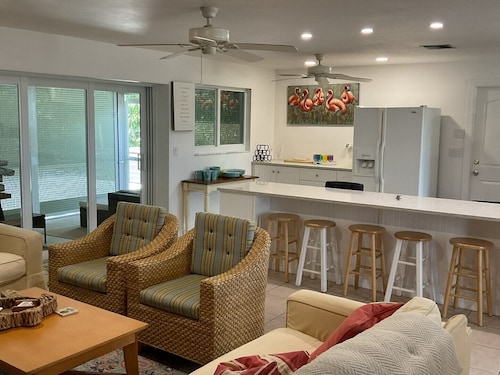 Walk to the Beach from this Cozy Pet Friendly Home !