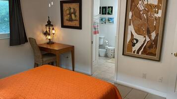 3 bedrooms, desk, iron/ironing board, WiFi