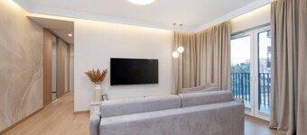 ĆĂłdĆș Prestige Suites - 64m2, Parking, Office Room by Rentujemy