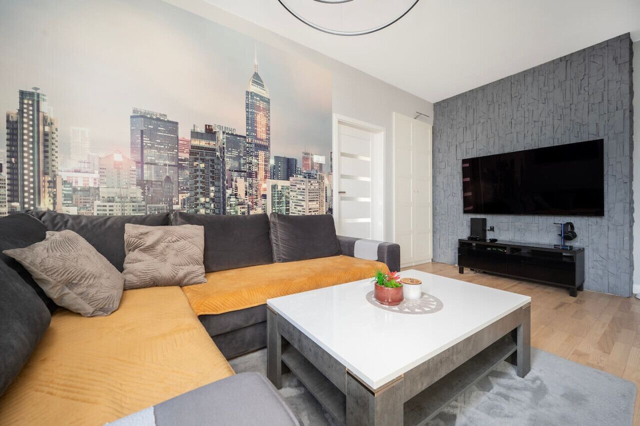 Smart TV, video games, books, computer monitors