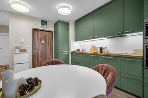 Dining - Rakowska Comfort Apartment w/ Parking by Rentujemy (Warszawa)