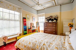 Maison | 4 chambres, fer et planche à repasser, accès au Wi-Fi (inclus)