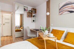 1 soverom, skrivebord, strykejern/-brett og wi-fi (inkludert)