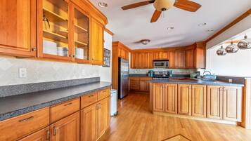 4 bedrooms